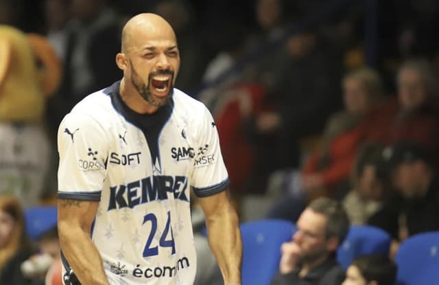 Desmond Quincy-Jones met fin à sa carrière de basketteur professionnel