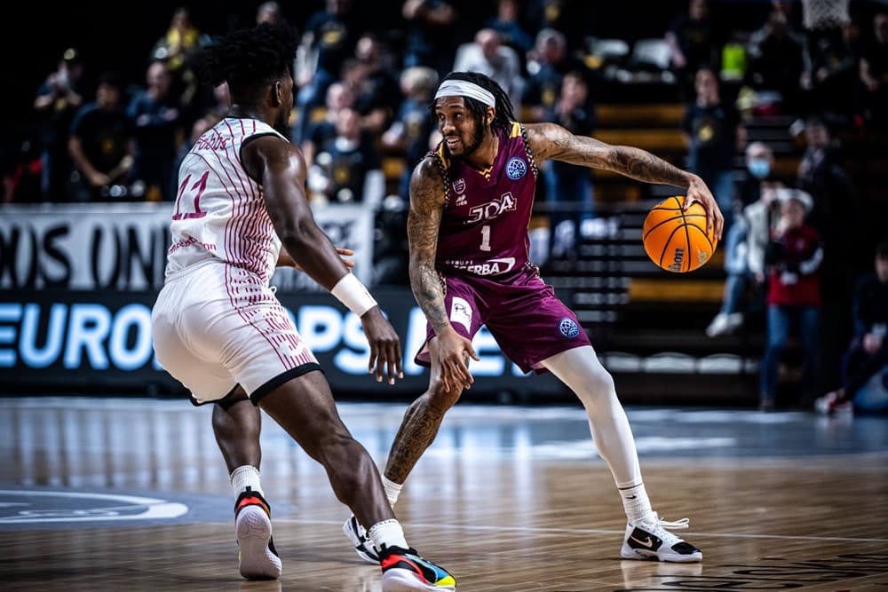 Dijon, sans David Holston, plie dans les derniers instants contre Bonn