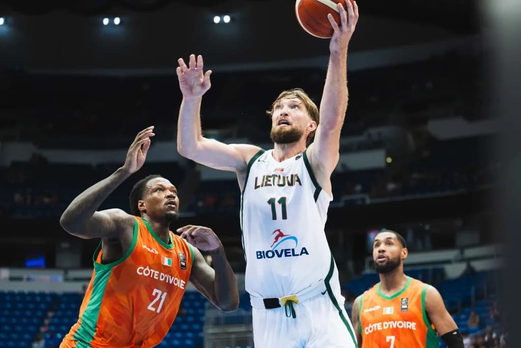 La Lituanie évite la défaite de justesse contre la Côte d’Ivoire et se qualifie pour les demi-finales