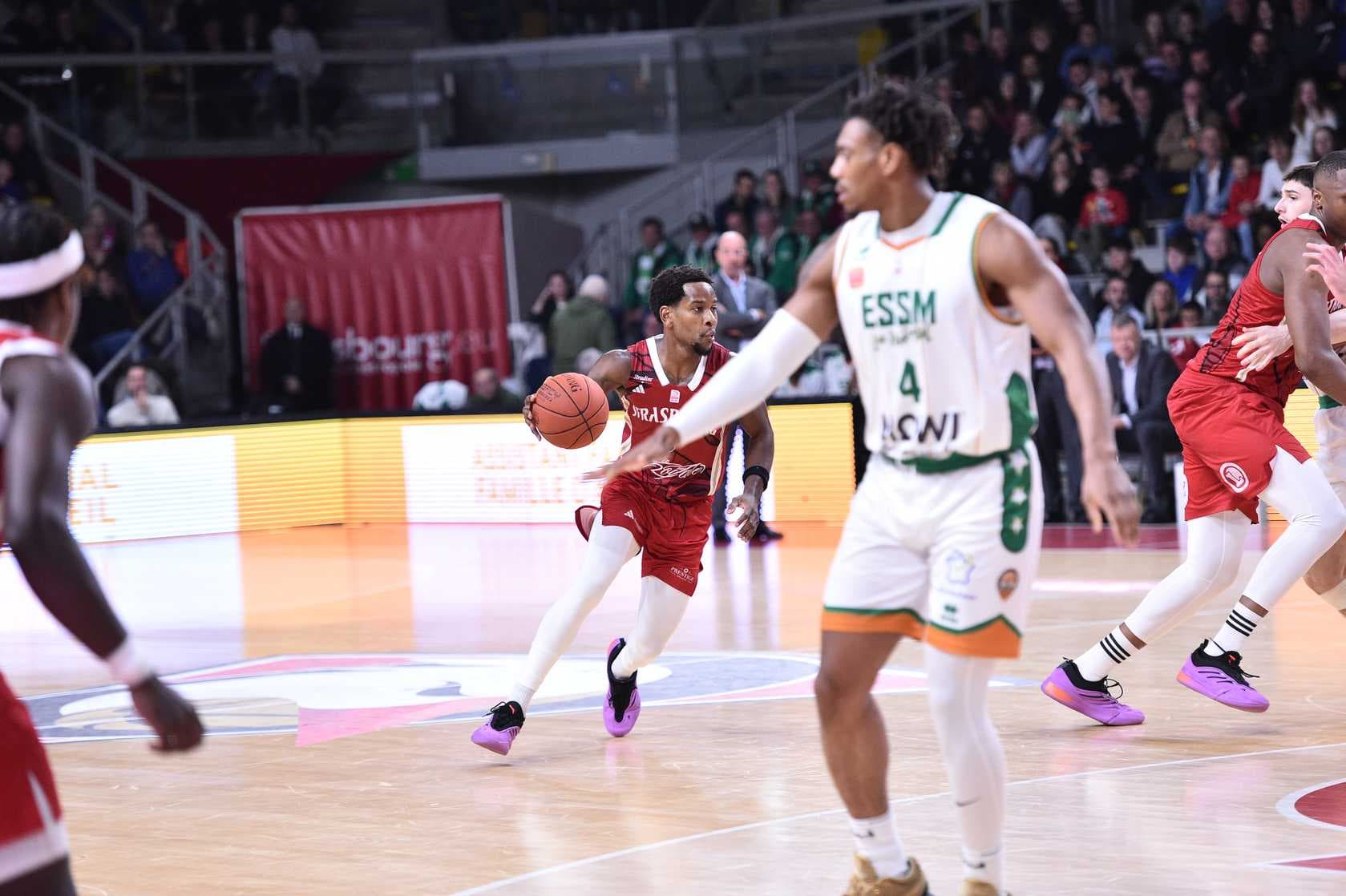 Strasbourg avec Artis, Maxhuni et Invernizzi face à Cholet