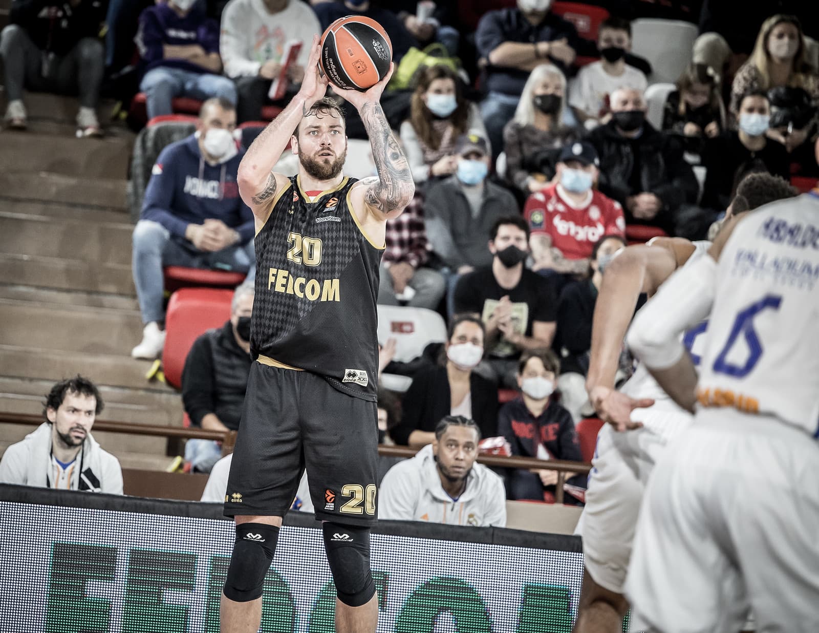 Donatas Motiejunas va prolonger deux ans à Monaco