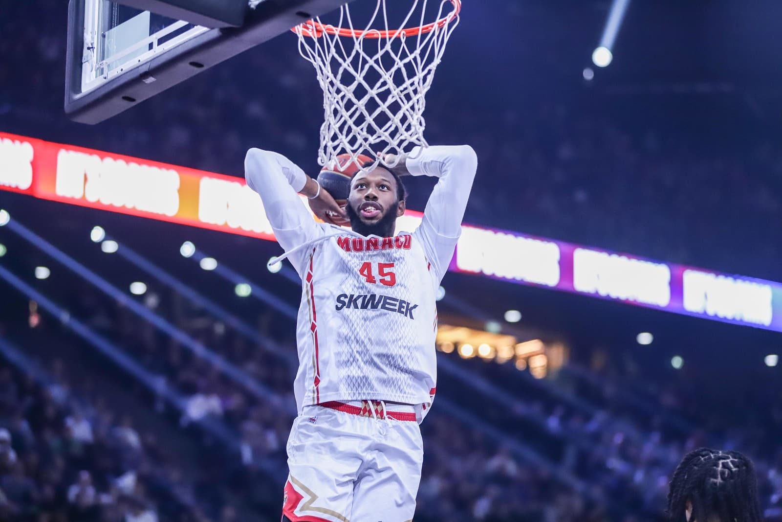Donta Hall dans les carnets du Fenerbahçe, Chris Jones également ?