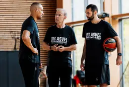 Dounia Issa, Vincent Collet et Antoine Chevrier coacheront l'ASVEL à Saint-Chamond ce vendredi