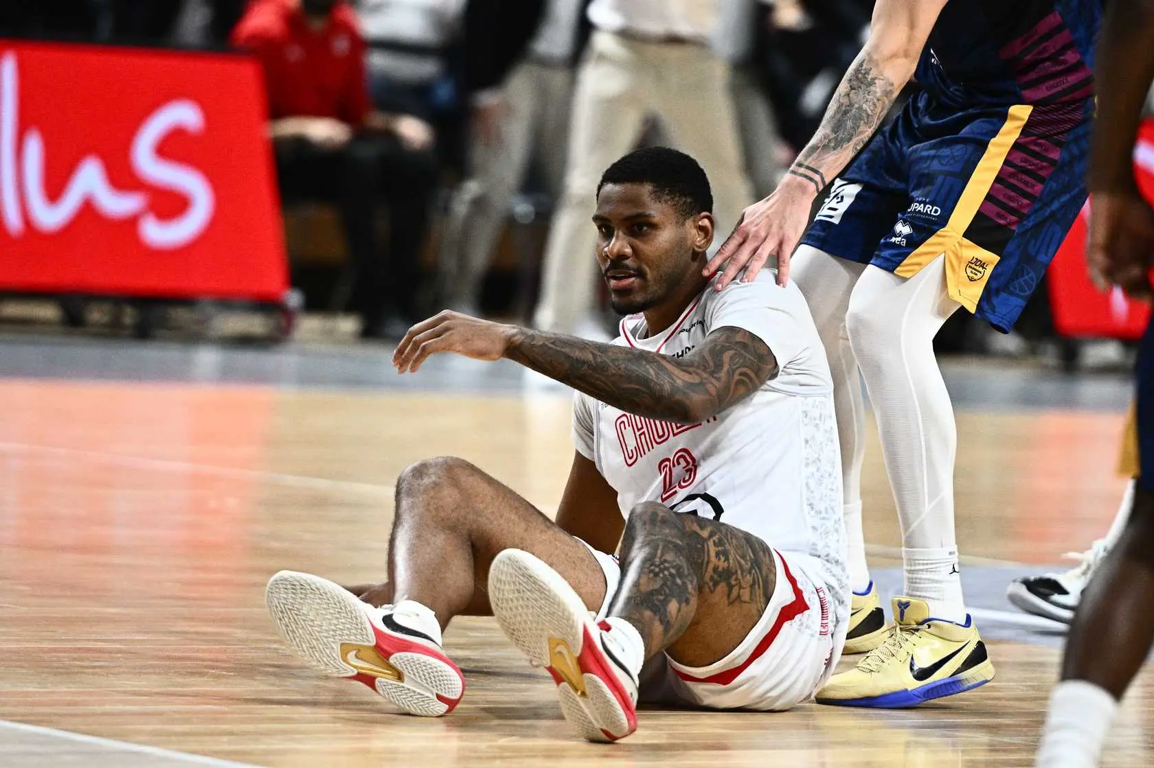 Chibuzo Agbo en difficulté à Cholet Basket, mais toujours soutenu par son club