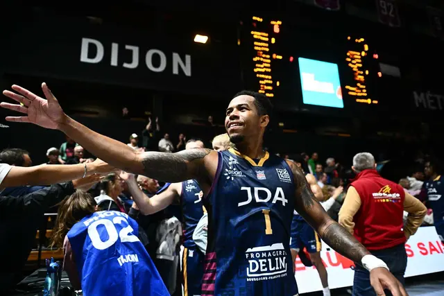 -28 : L'Élan Béarnais sombre face à Justin Bibbins et Dijon