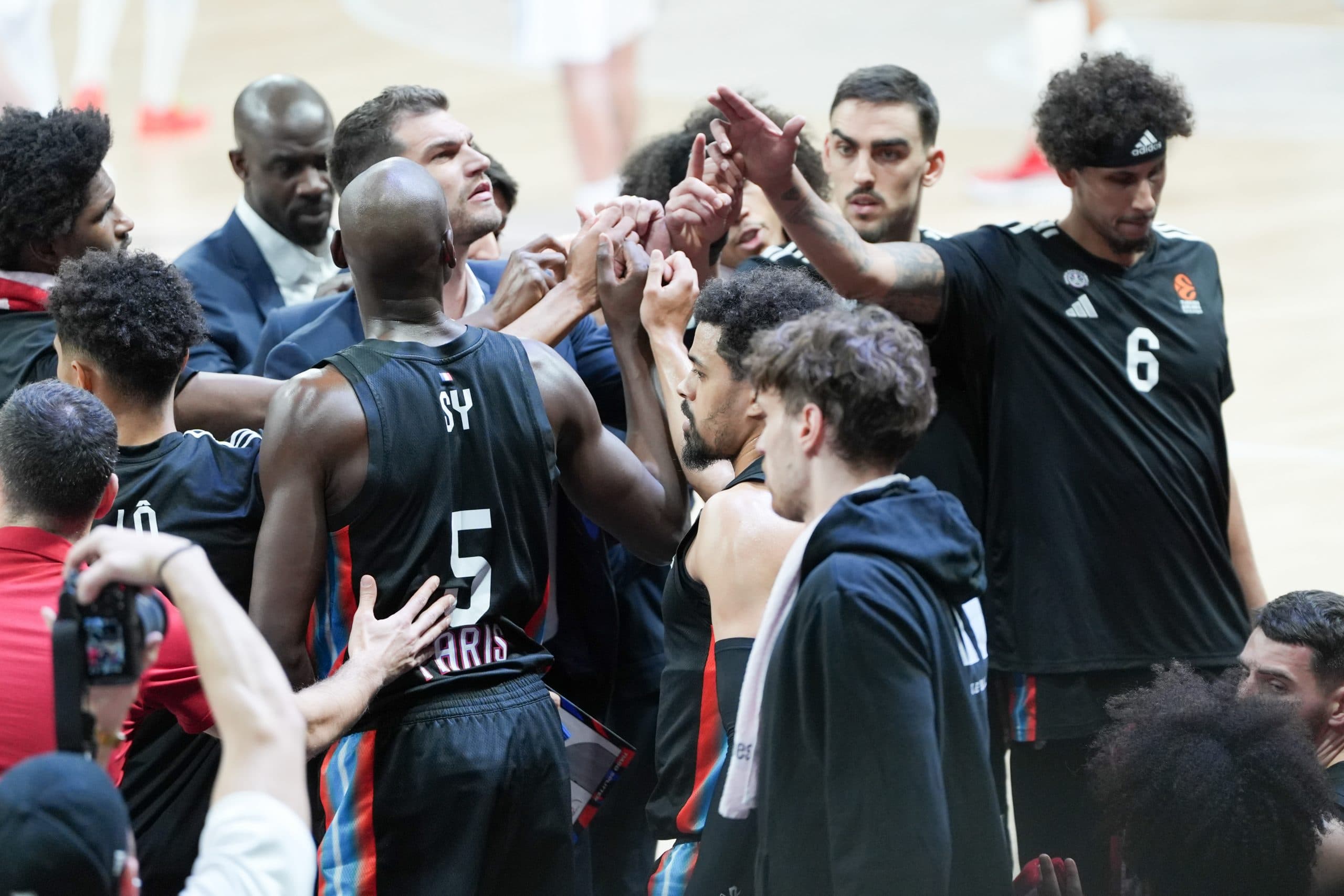 Fenerbahçe remet en cause la décision de l’EuroLeague de reporter le match contre Paris