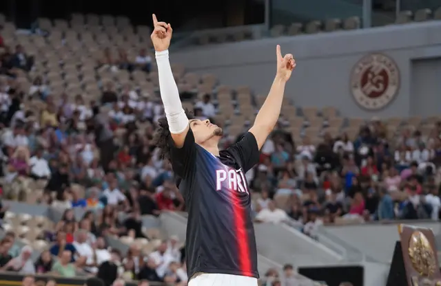 "J'étais assis sur le trottoir, fatigué" : d'un tir au buzzer sensationnel, Nadir Hifi offre le premier sommet de la saison au Paris Basketball