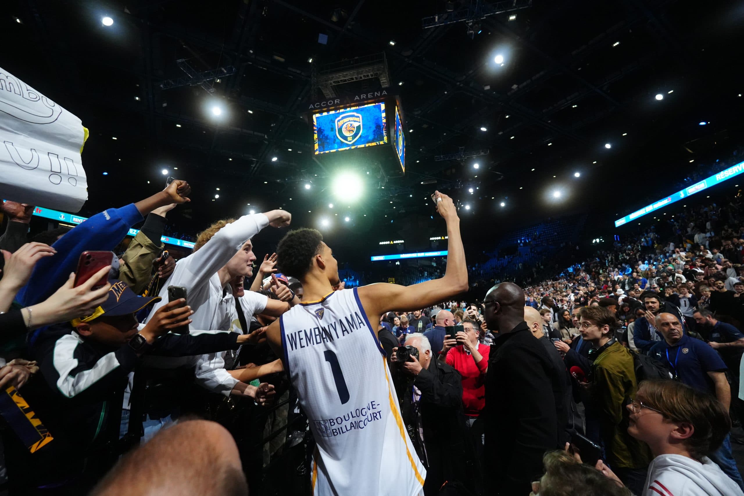 ITW Victor Wembanyama : « Si je pouvais, je signerais des maillots et je prendrais une photo avec tout le monde »