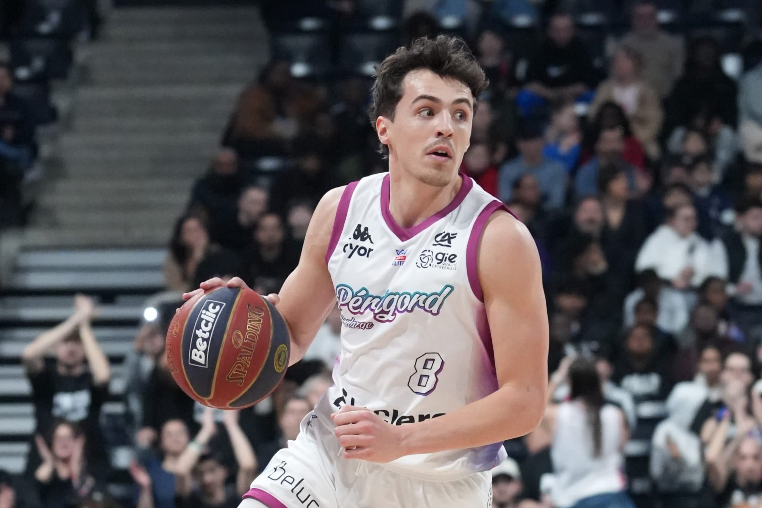 Record en carrière frustré pour Hugo Robineau (33 points), Strasbourg fête ses retours par une victoire contre Cholet, Nanterre et Chalon faciles