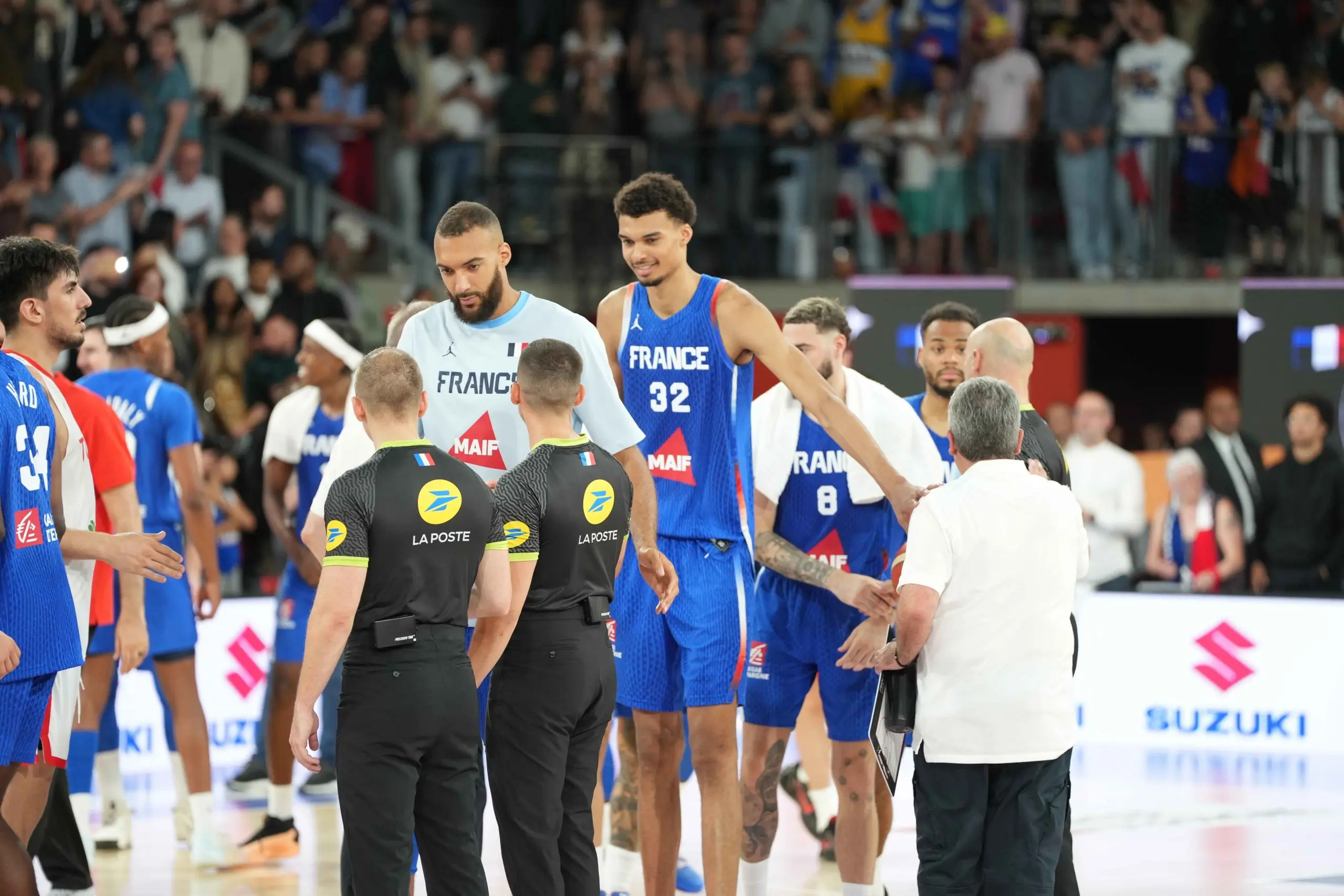 sur Le Roster. | JO 2024 Basketball - Preview du Groupe B, la France est-elle prête ? « On gagne en fluidité »: Rudy Gobert et Victor Wembanyama martyrisent l’Allemagne en préparation du groupe B des Jeux Olympiques de 2024