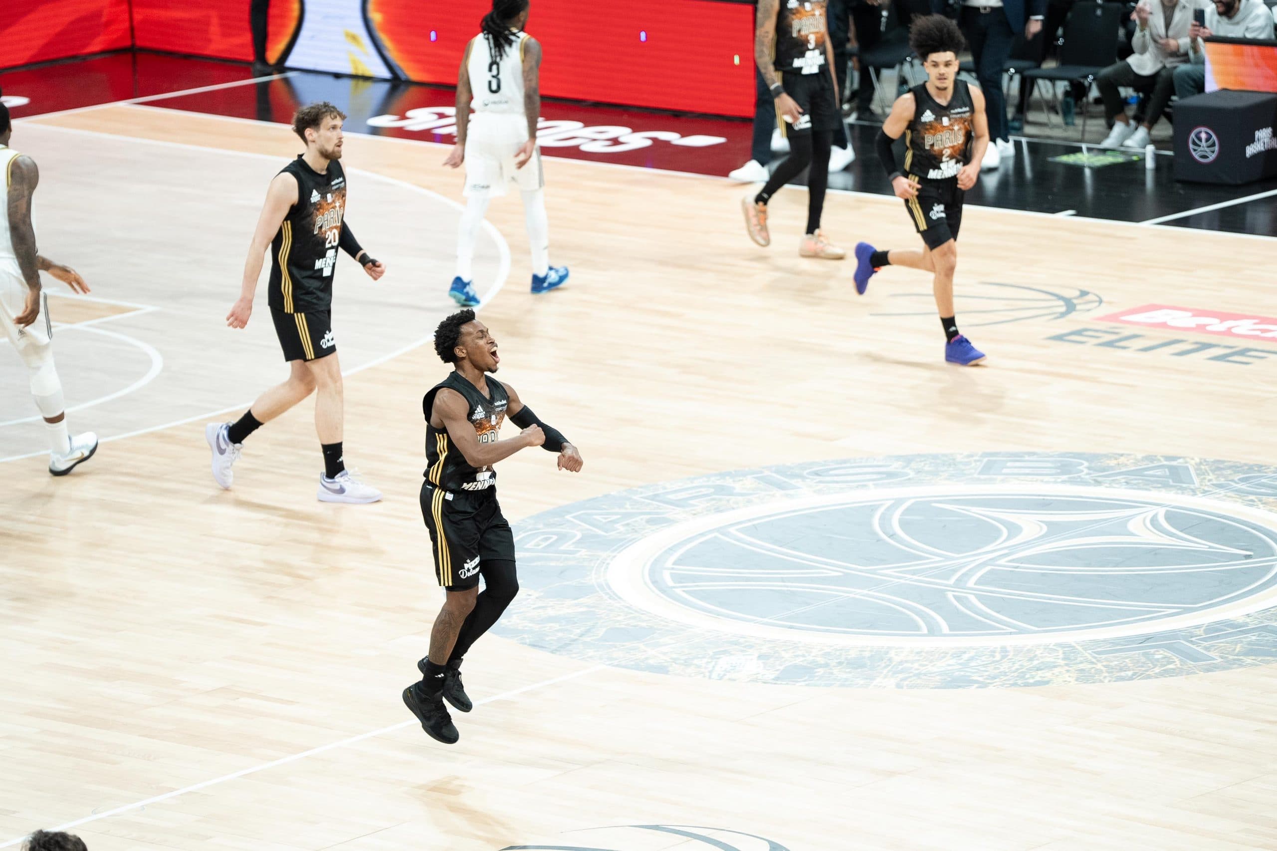 Avec un T.J. Shorts colossal (42 d’évaluation en 26 minutes), Paris fait exploser l’ASVEL