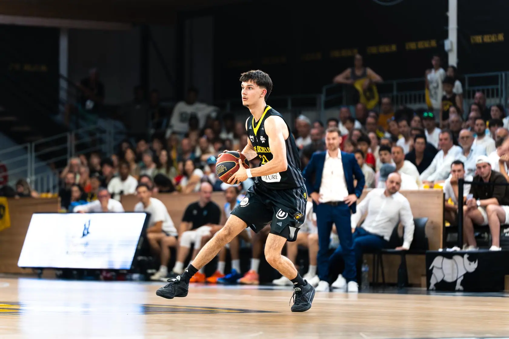 Andréa Samat signe son premier contrat professionnel et s’engage jusqu’en 2029 avec La Rochelle