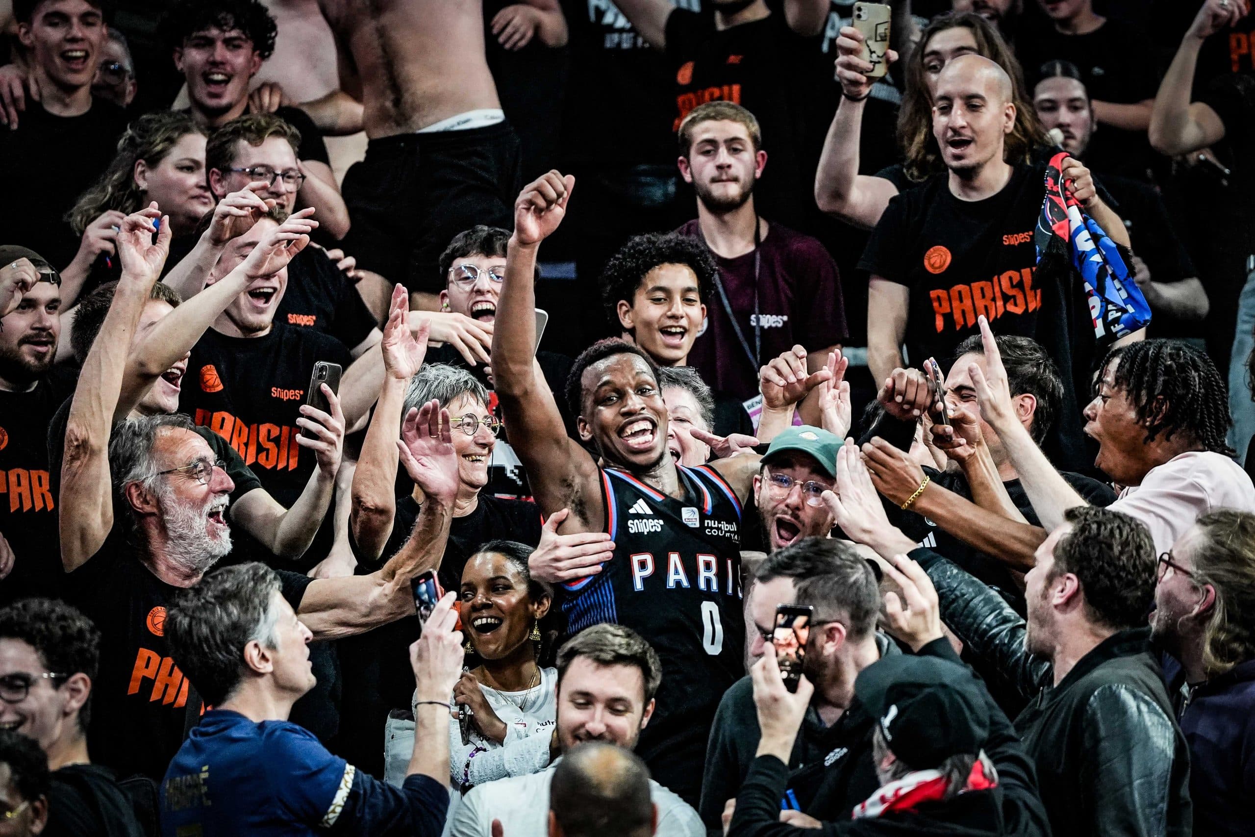 De 8 à 8 000 spectateurs : comment le Paris Basketball gagne en soutien populaire