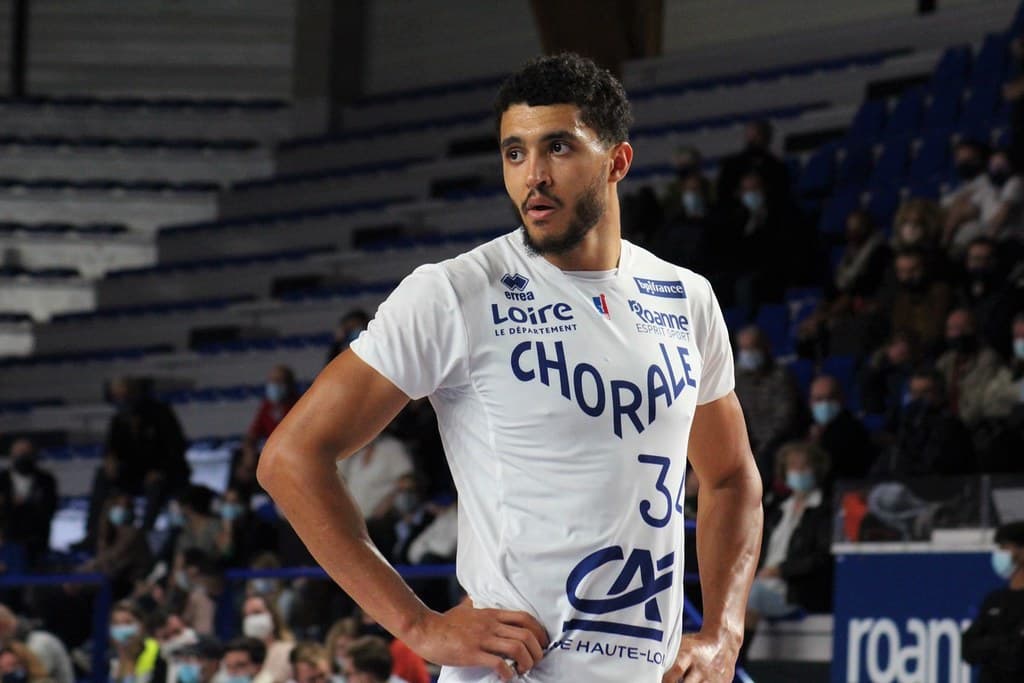 Jackson Rowe, d’une saison rookie décevante à Roanne à un contrat NBA avec Golden State !