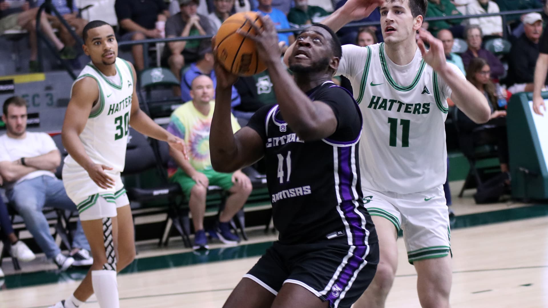 Eddy Kayouloud cartonne à l’entame de son dernier mois en NCAA