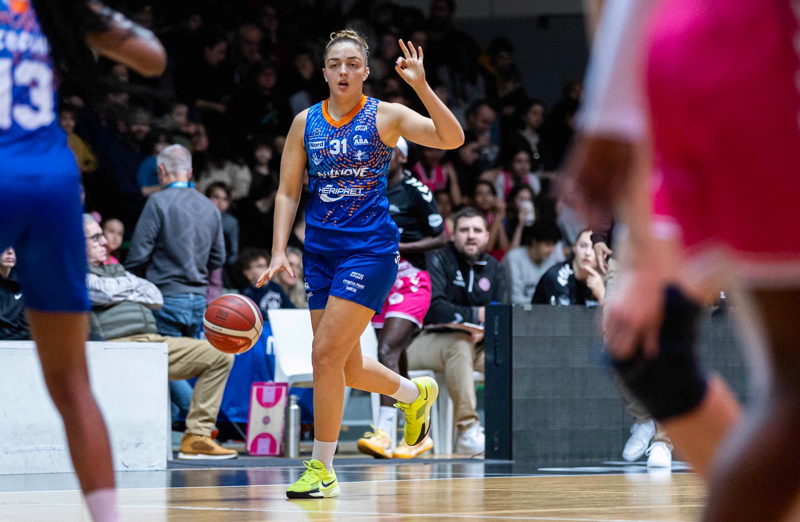 Elena Zemoura signe à Chartres pour 2025-2026