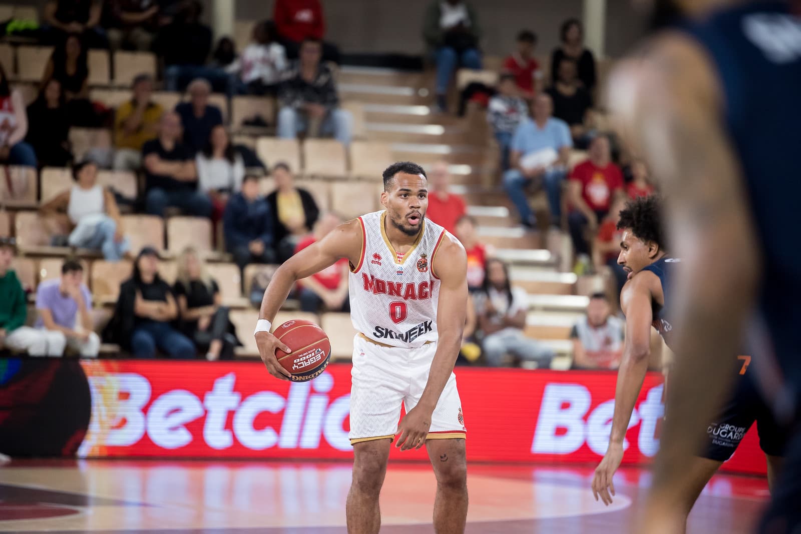 +22 : Retour réussi pour Elie Okobo et Monaco à Pau