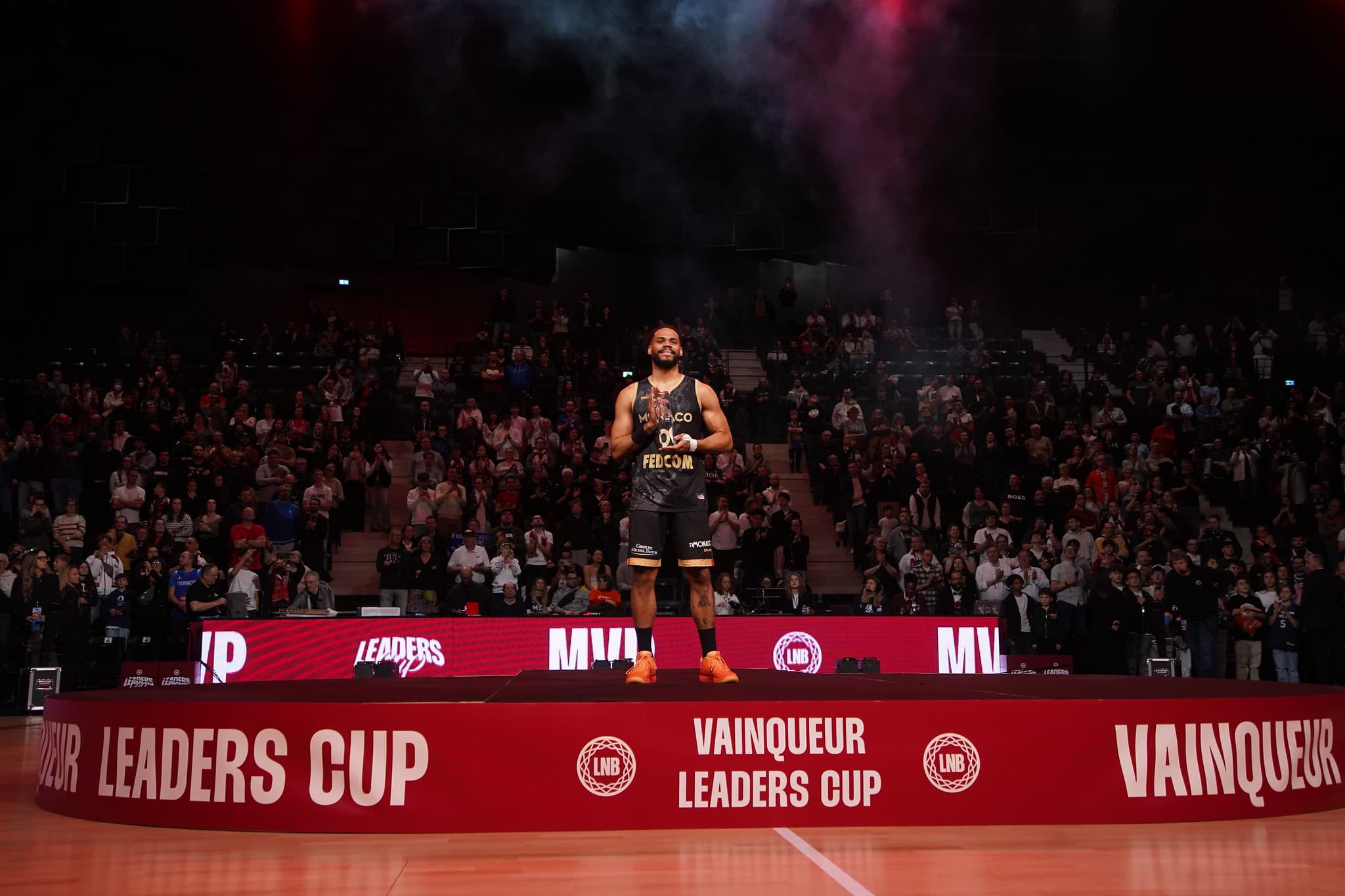Elie Okobo, enfin MVP mais toujours taquin : « On m’en a volé quelques-uns déjà »