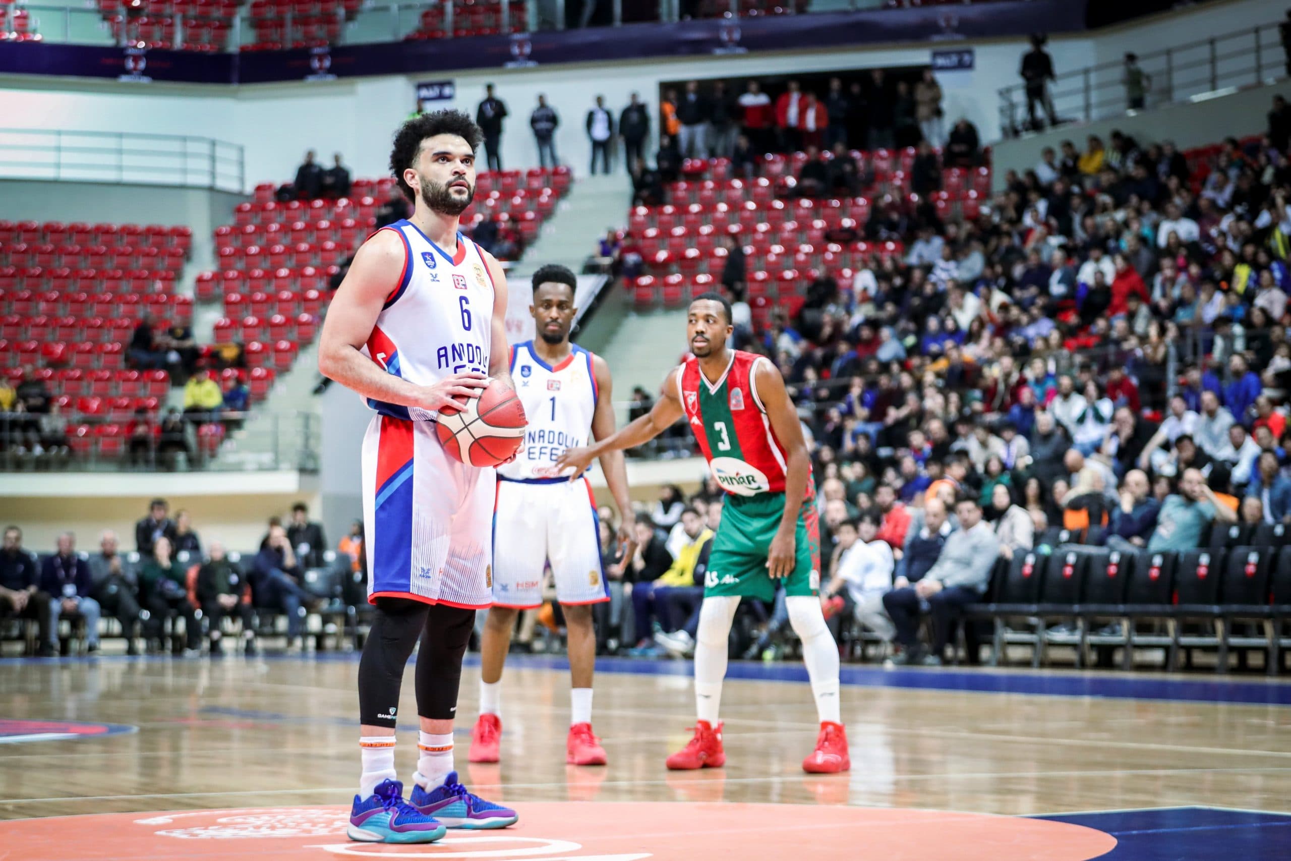 Anadolu Efes – Fenerbahçe, un duel Beaubois – Noua en finale de Coupe de Turquie