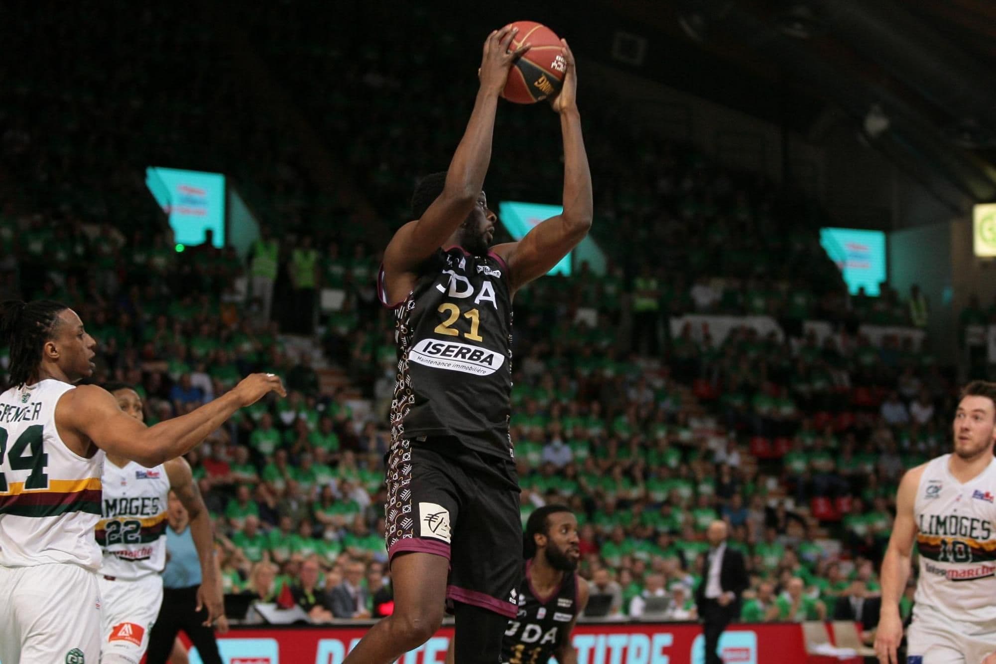 En patron, Dijon remporte facilement le match 1 à Limoges