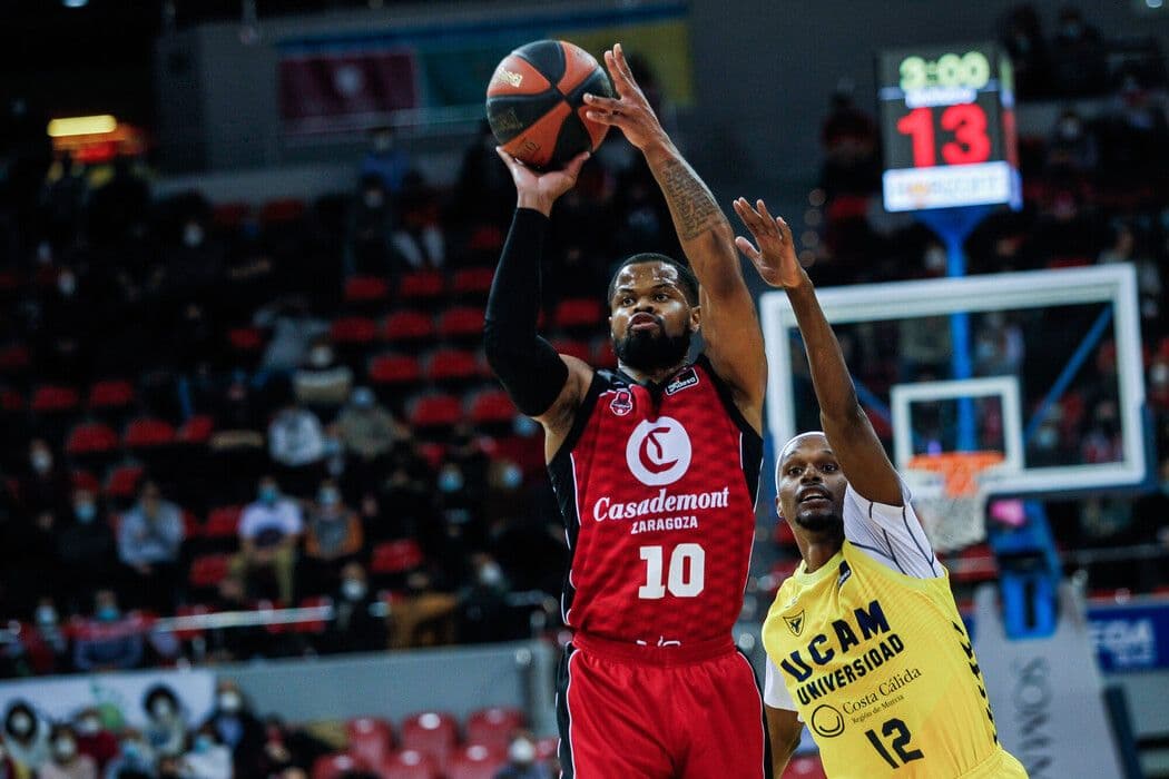 En pleurs, l’ancien Strasbourgeois Omar Cook (40 ans) annonce sa retraite