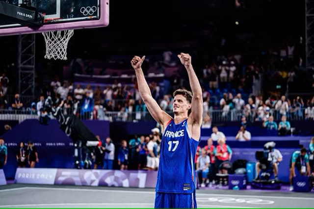 Lucas Dussoulier après la victoire face à la Serbie (3×3) : « on veut repartir avec quelque chose autour du cou »