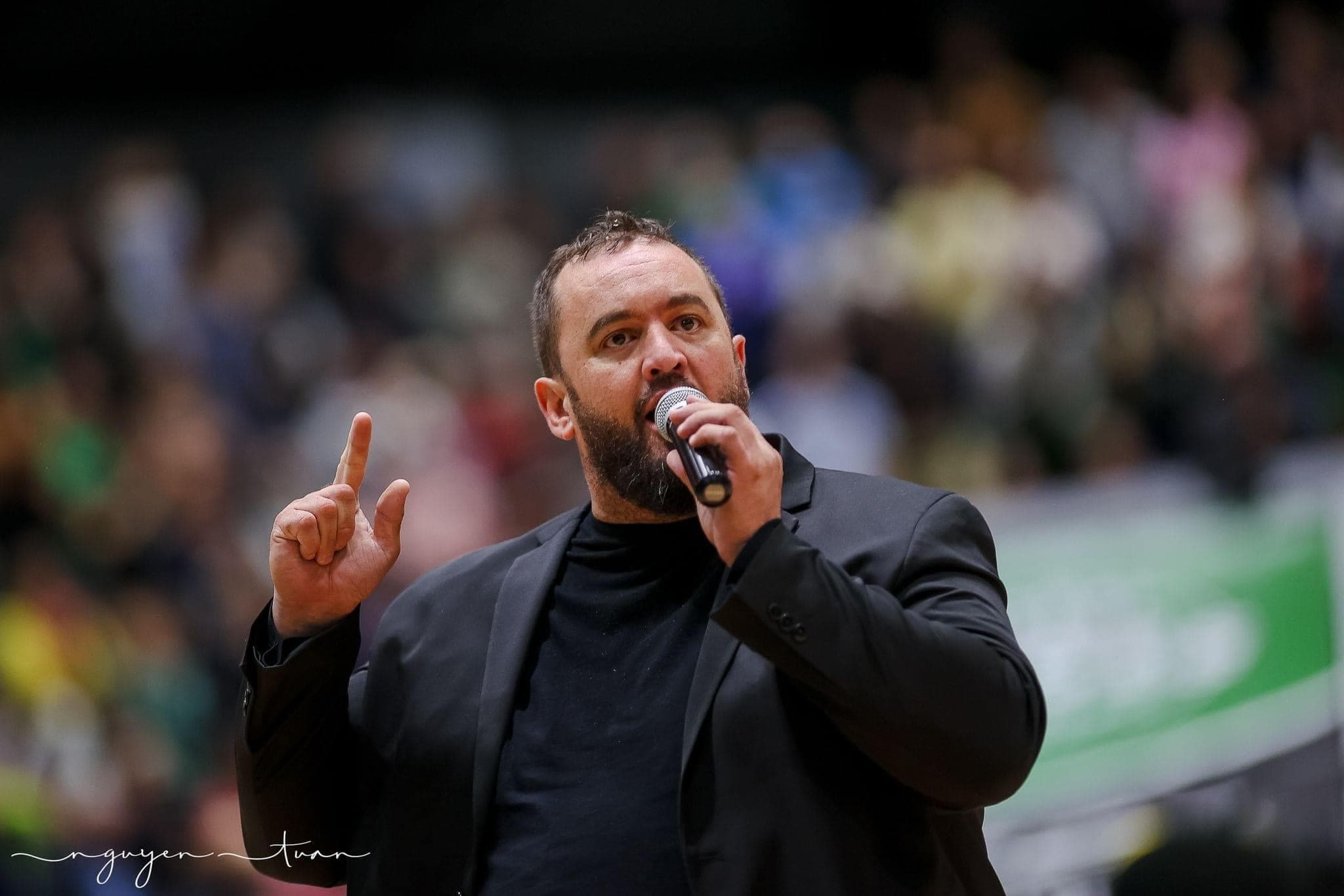 Le basket français pleure Éric El Megadmini, voix passionnée des parquets