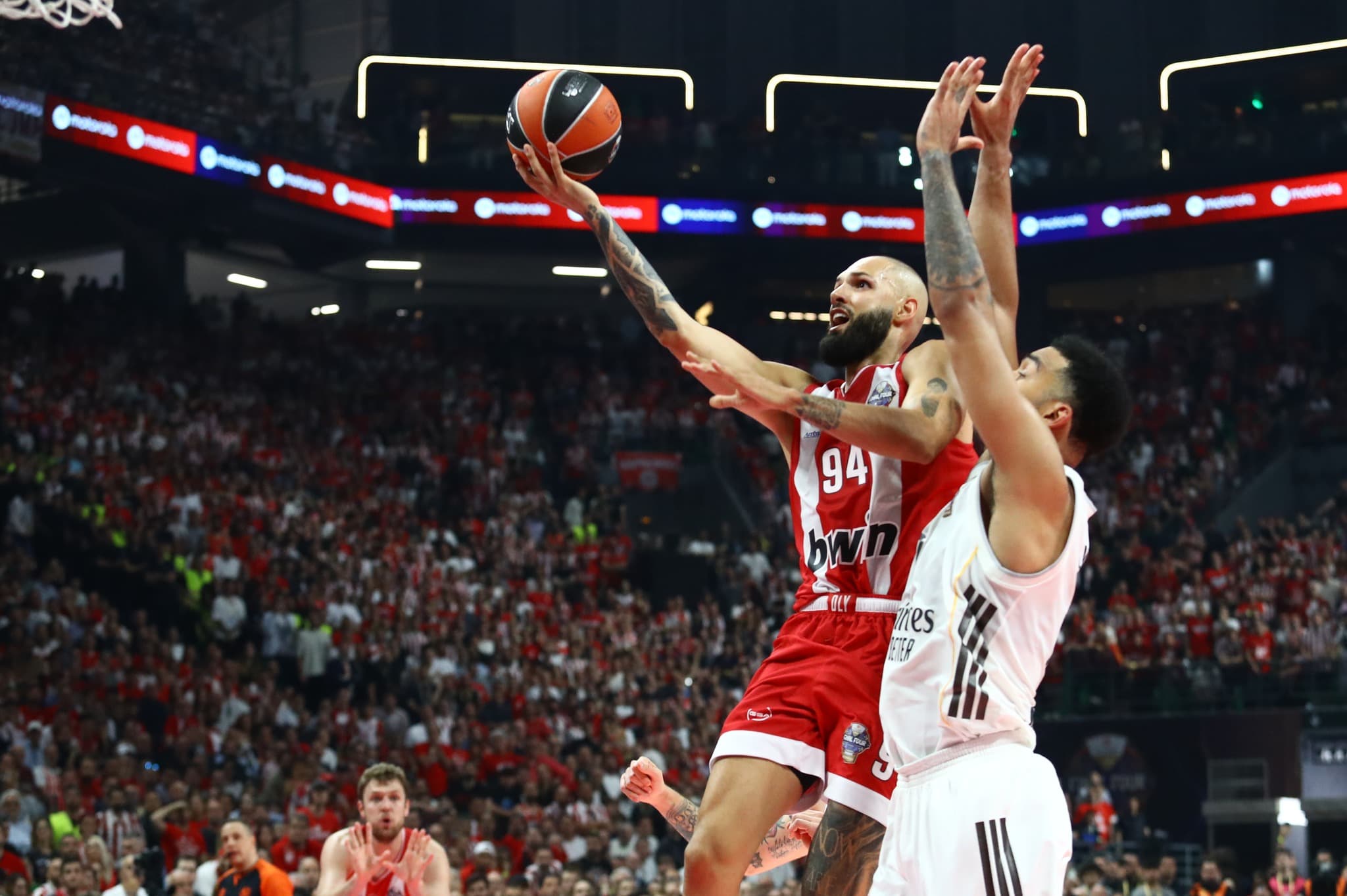 Evan Fournier au sommet de l’Europe : « Gagner à l’OAKA… qu’est-ce qu’on pouvait demander de plus ? »