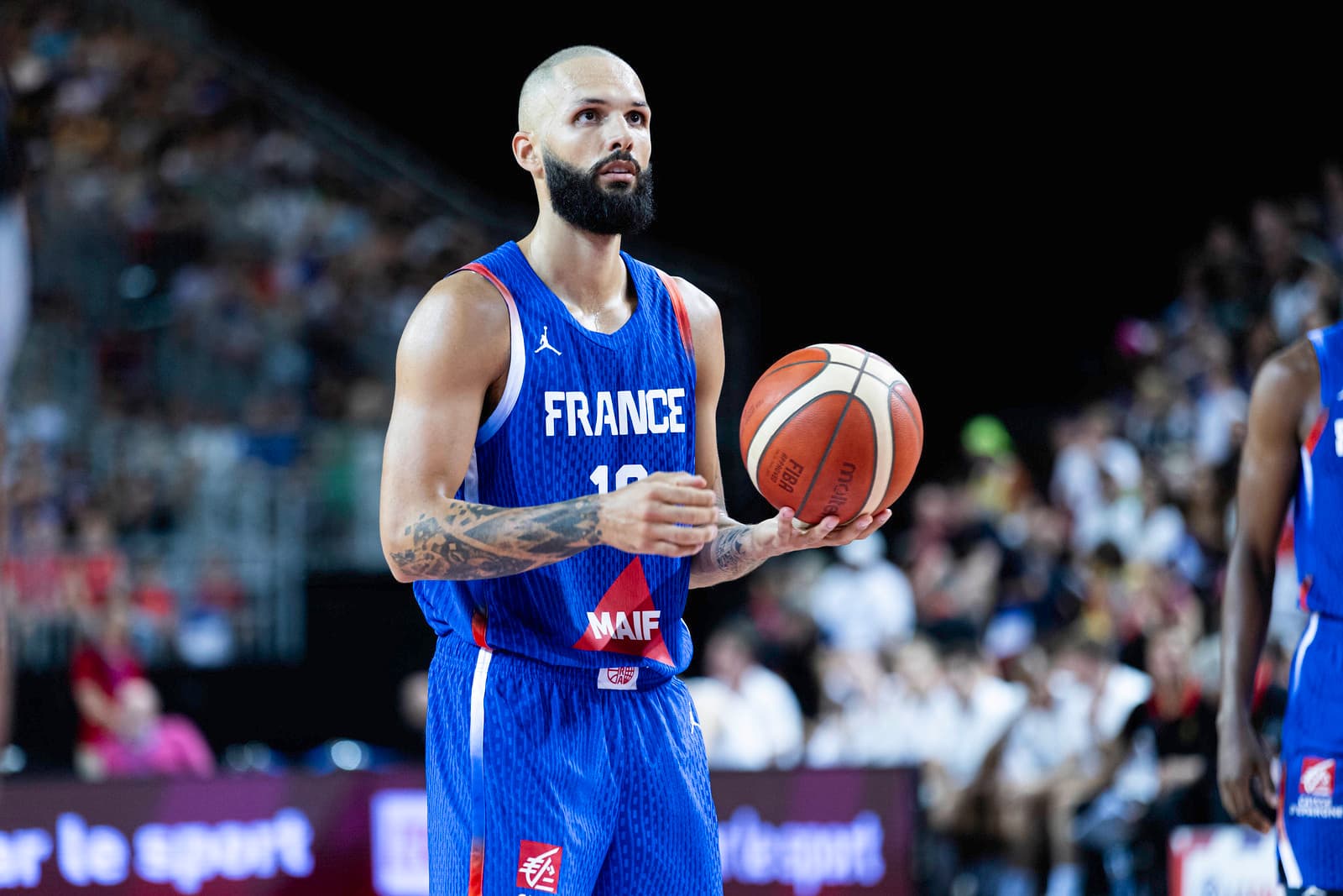 Evan Fournier, toujours fidèle aux Bleus, veut « terminer sur des titres avec l’équipe de France »