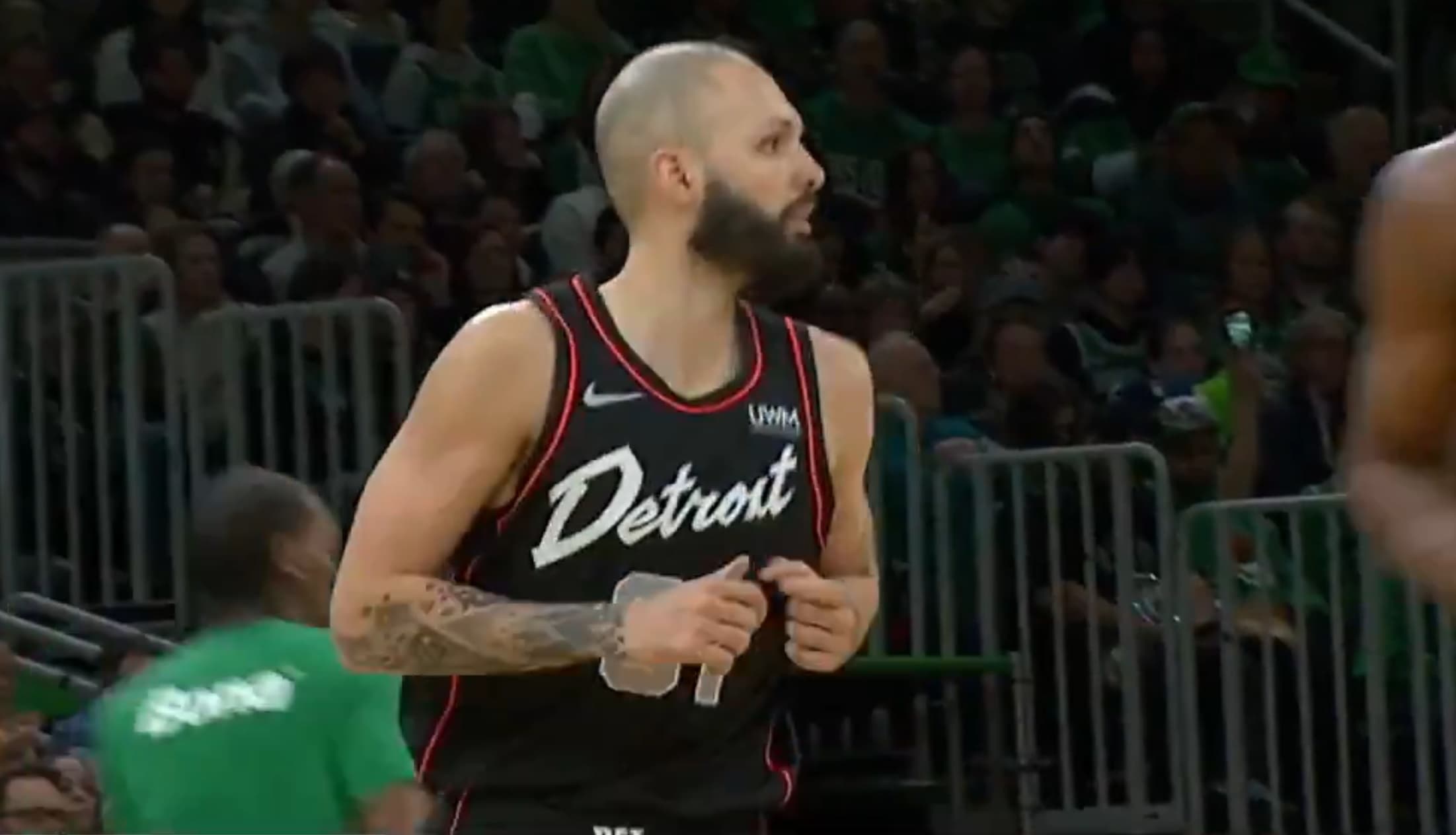 Evan Fournier maladroit, Rudy Gobert toujours blessé