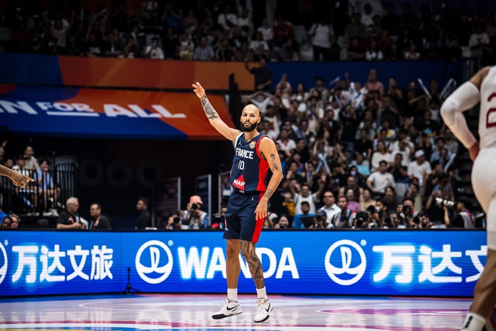 Evan Fournier soutient Vincent Collet : « Lui et son staff font vraiment du bon travail »