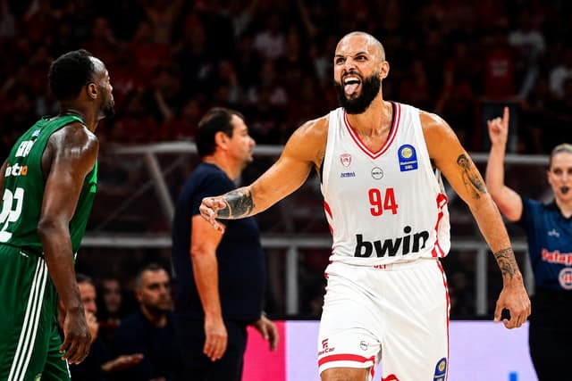 Evan Fournier reprend en patron : 20 points contre le Panathinaïkos pour lancer les finales grecques
