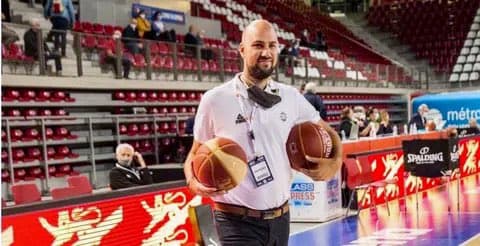 Entre passion et multifonctions, Marc Namura (Évreux) se met au service du collectif