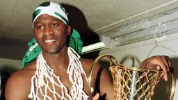 Superstar NBA, Dominique Wilkins a mené le Panathinaikos au titre en EuroLeague en 1996, au terme d’une finale restée très controversée.