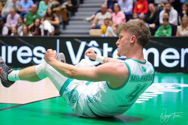 L’Élan Béarnais remporte une première bataille épique face à Orléans