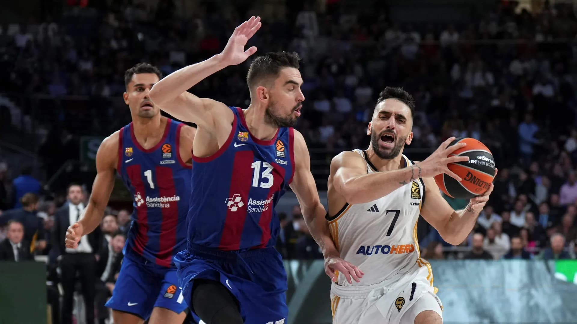 Le Real Madrid remporte le choc des leaders contre son rival barcelonais