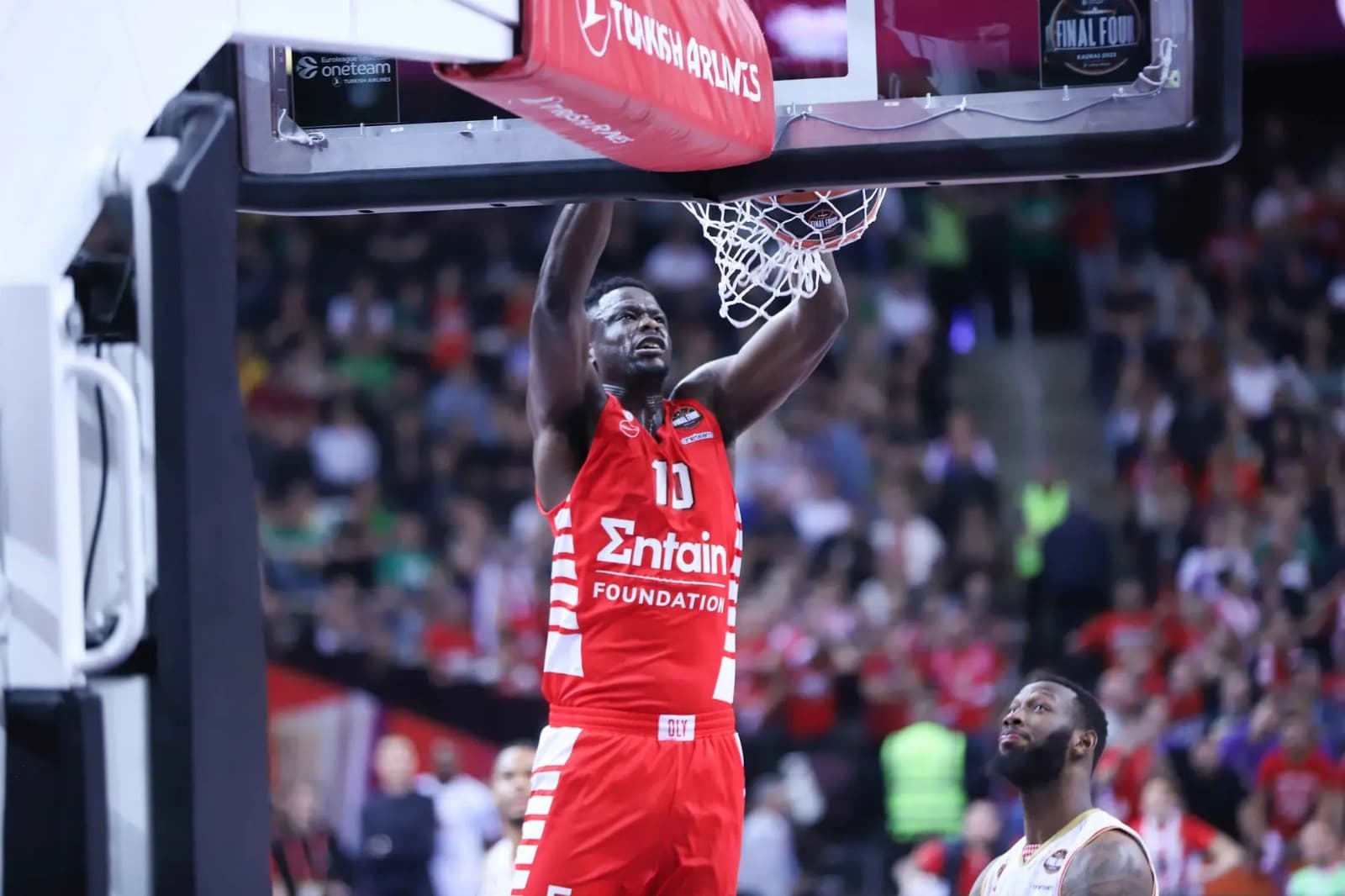 Moustapha Fall de retour avec l’Olympiakos et prêt pour le sprint final d’EuroLeague