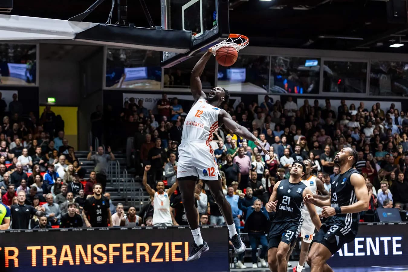 Après sa grave blessure et une relance inégale à Strasbourg, Amadou Sow renaît en Allemagne