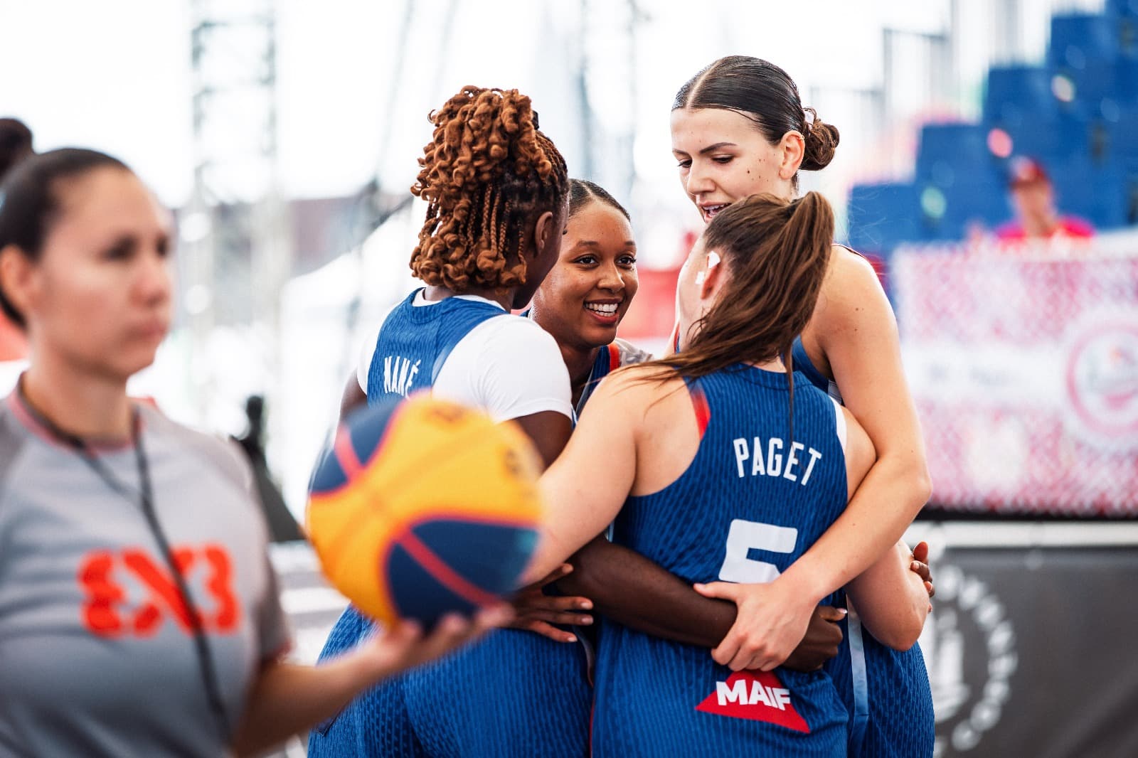 Les Bleues s’offrent les championnes olympiques allemandes et filent en demi-finale de la Coupe d’Europe de 3×3 !