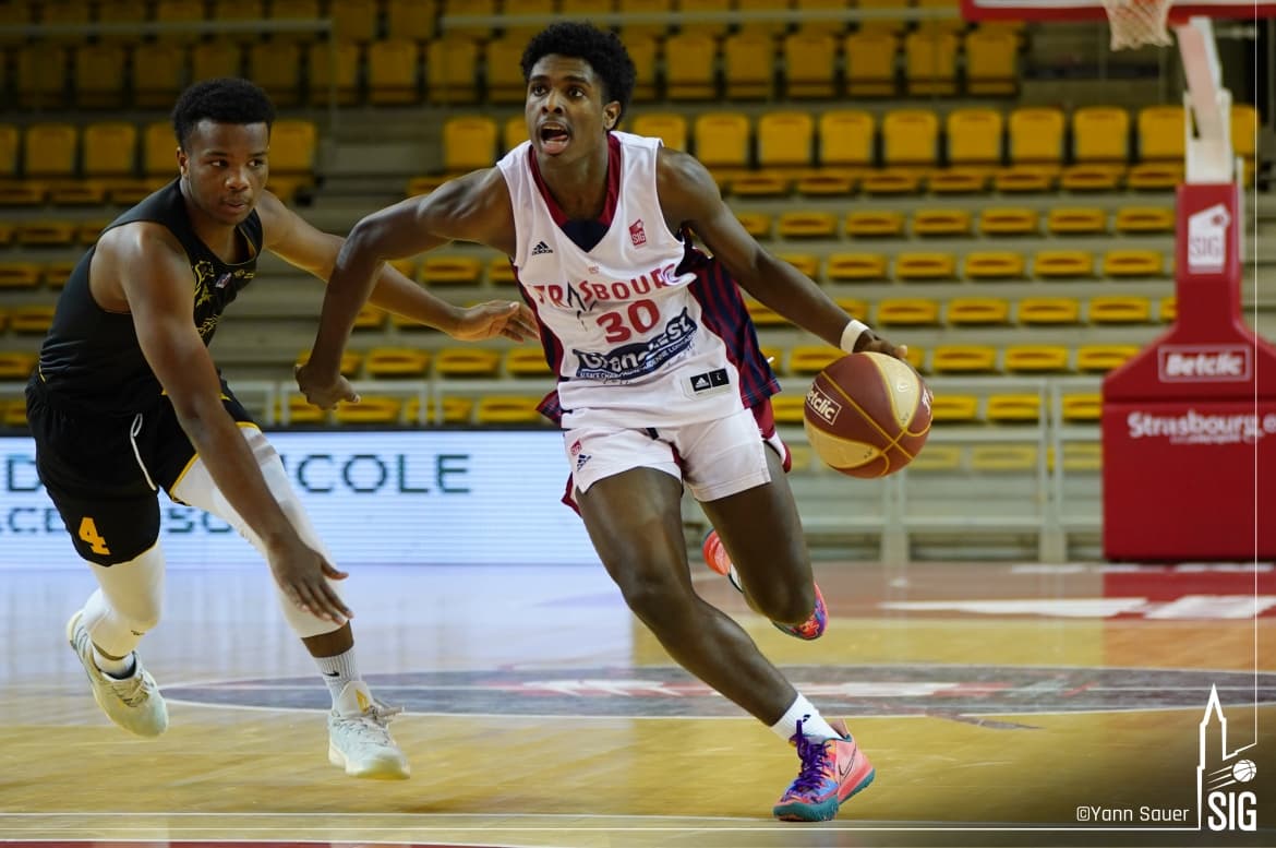 À 16 ans, Illan Piétrus (Strasbourg) a vécu ses débuts en Betclic ELITE