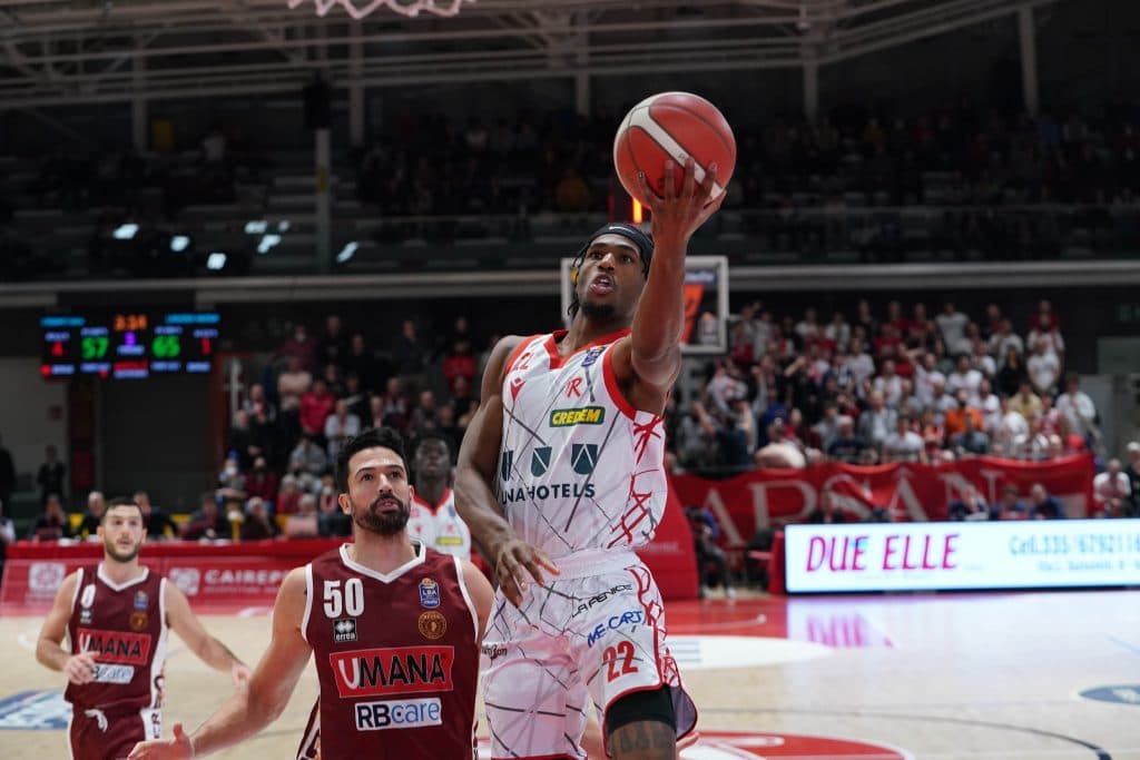 Fos confirme l’arrivée de R.J. Nembhard : « Il va apporter du liant à notre jeu offensif »