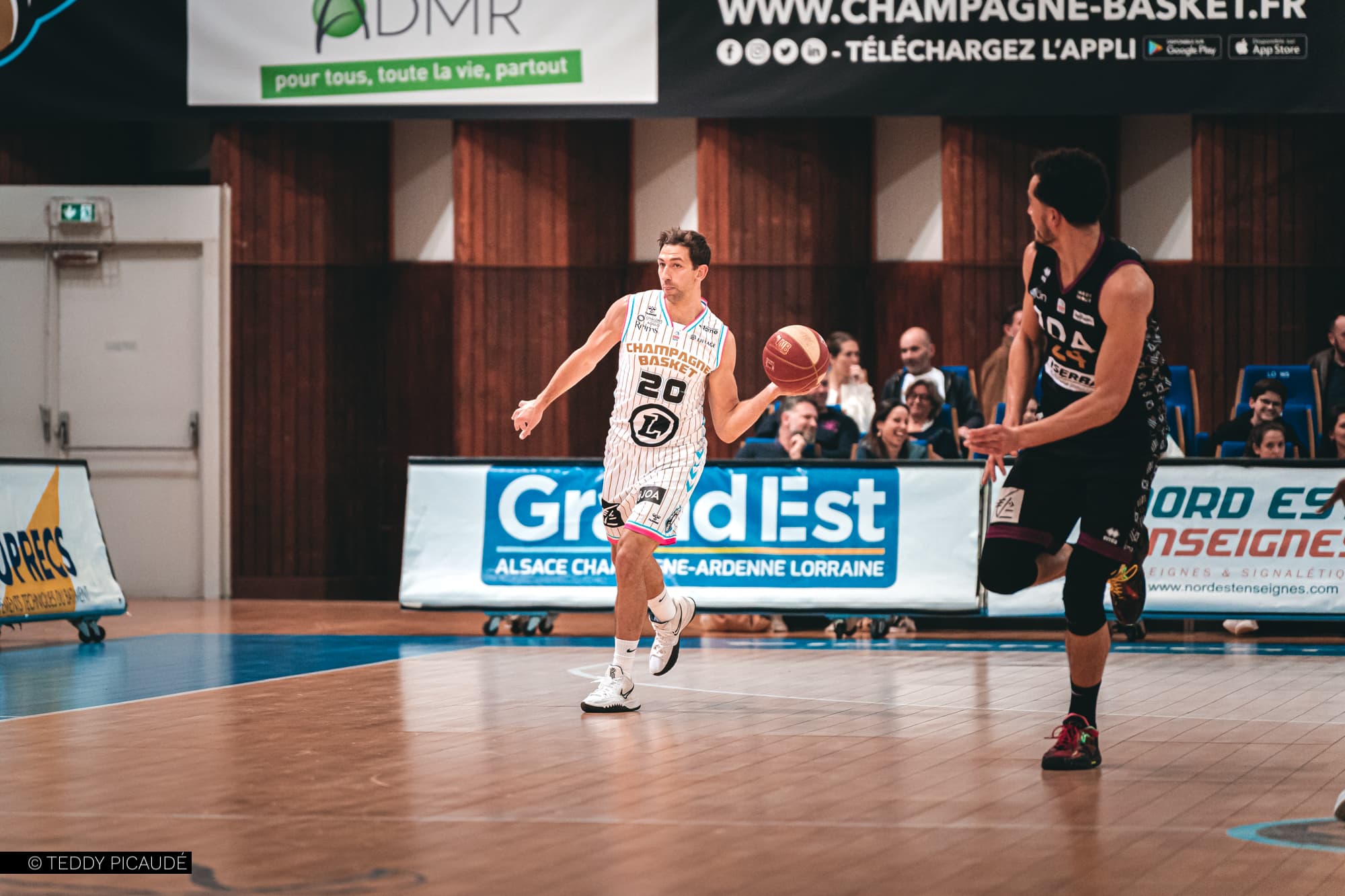 Michael Stockton officiellement à l’Élan béarnais : « Il sait faire briller ses coéquipiers »