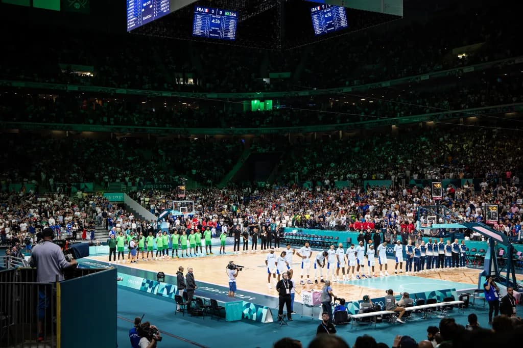 26 792 spectateurs de moyenne : l’incroyable succès populaire de la première journée du tournoi olympique de basket en France !