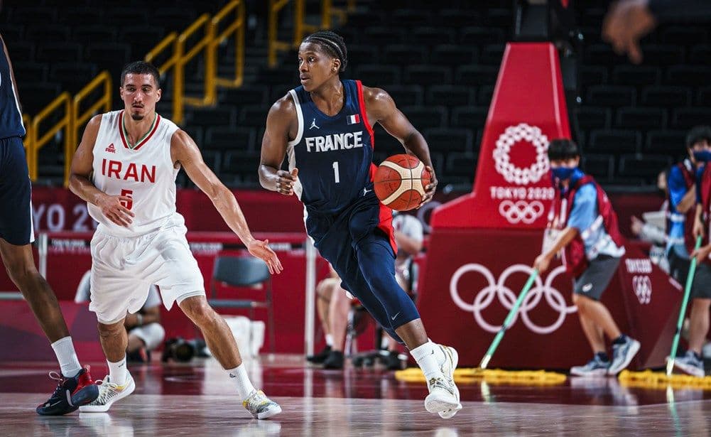 Frank Ntilikina parmi les pistes de la Virtus Bologne
