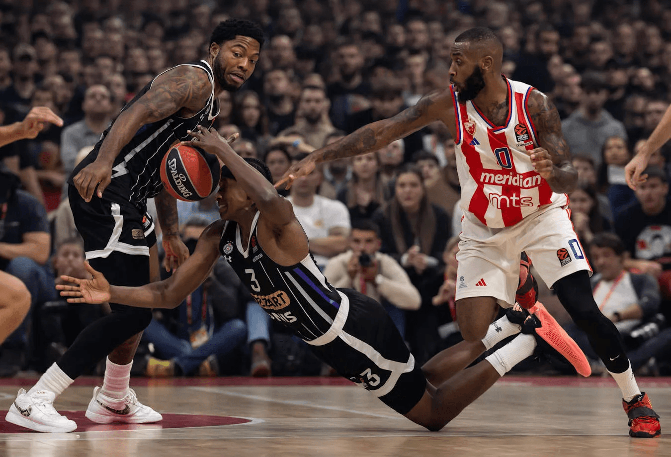 Frank Ntikilina – Tyrique Jones : le duo qui change toute la défense du Partizan