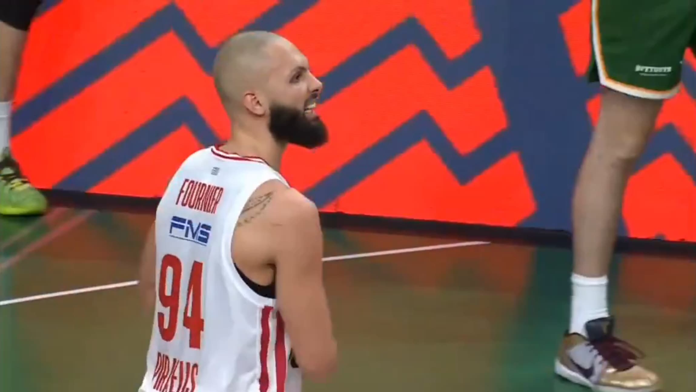 Evan Fournier rassure les fans après sa prise de bec avec son coach : « C’est un match à fortes émotions »
