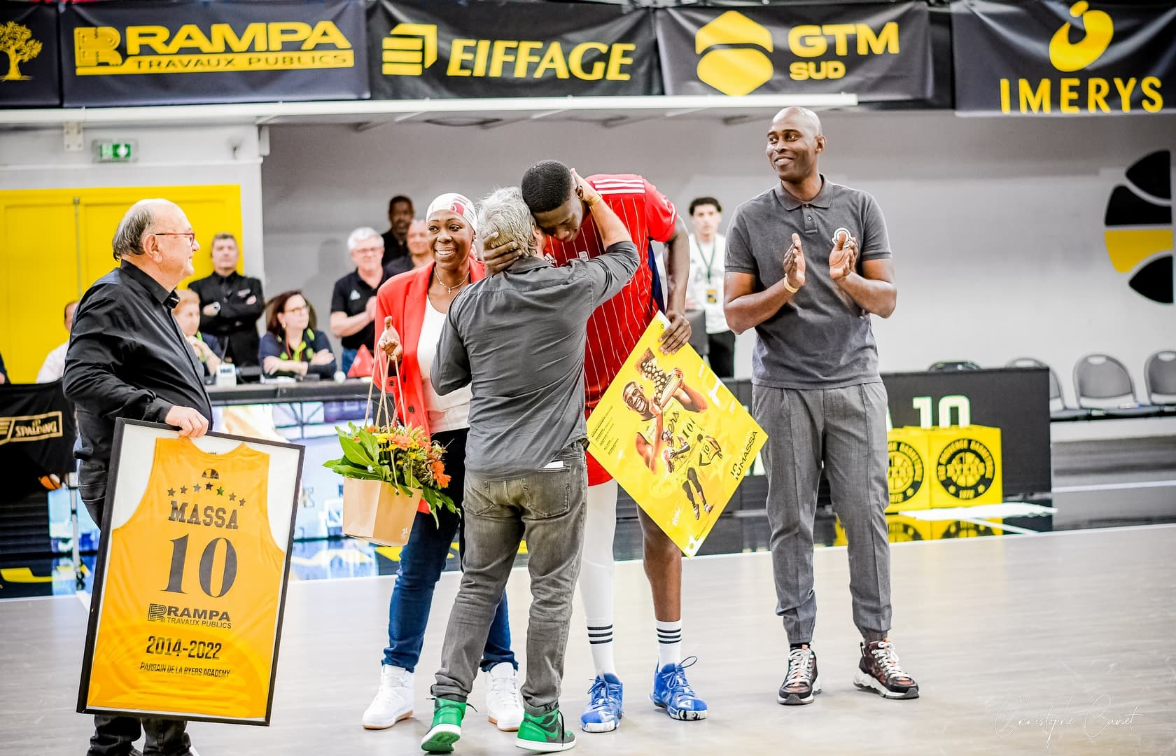 L’émotion de Bodian Massa, face à son maillot retiré par Fos-Provence