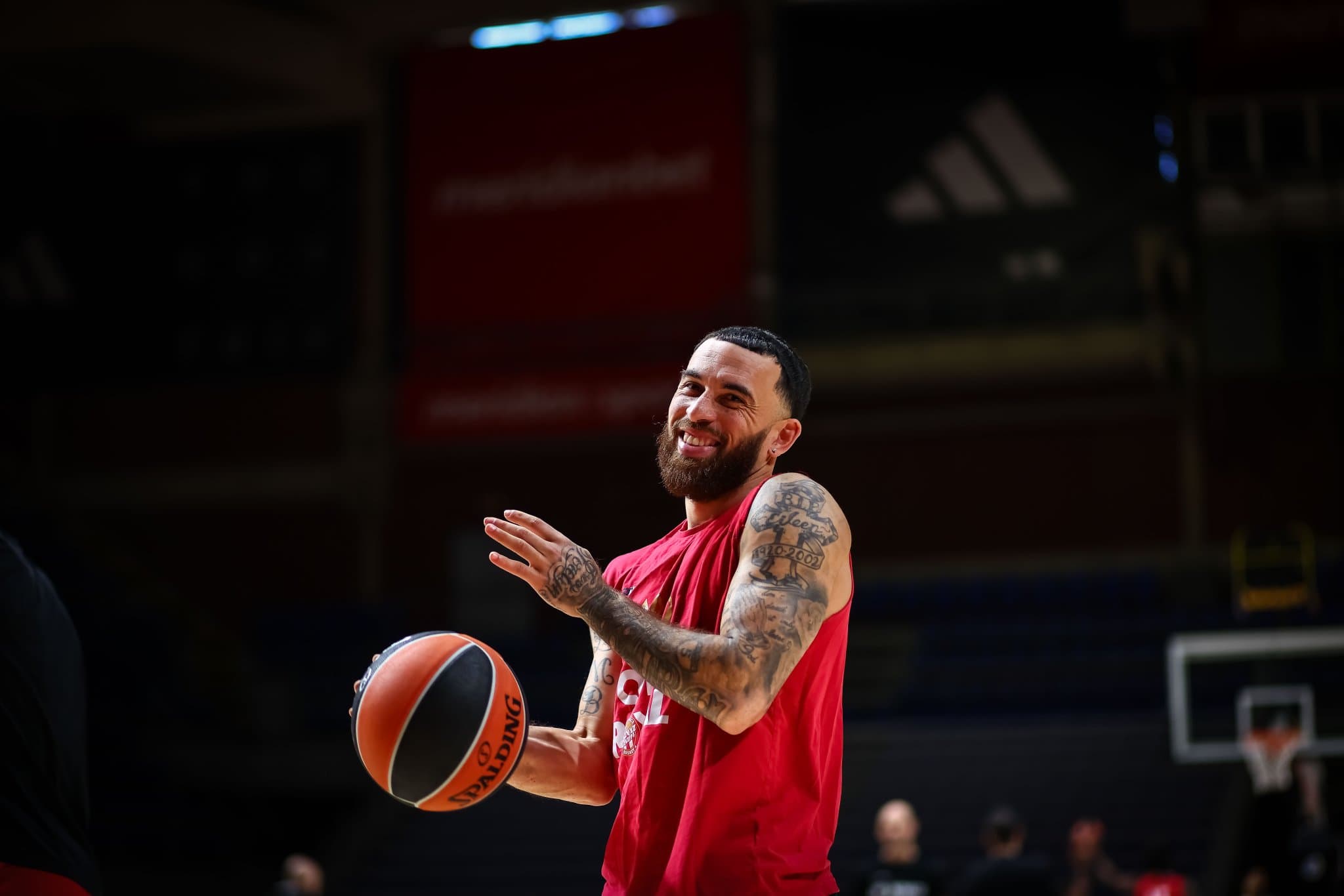 Un Mike James toujours plus légendaire offre une victoire de haut vol à l’AS Monaco