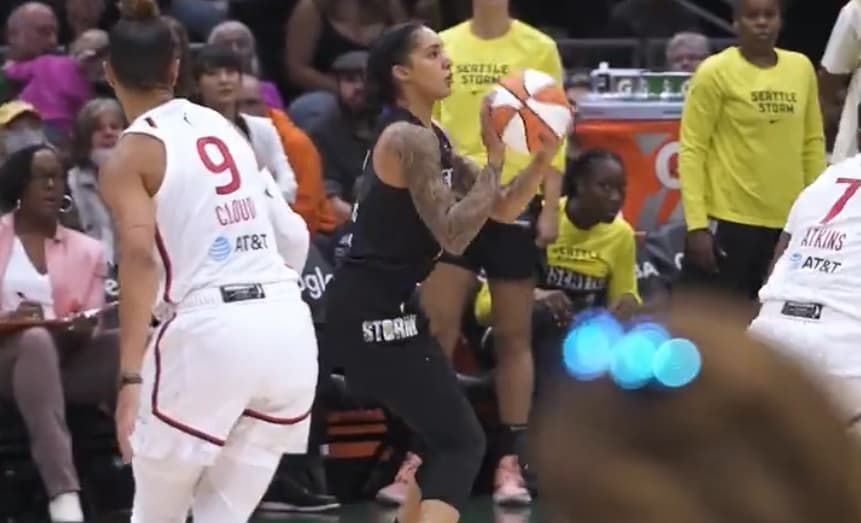 Gabby Williams victime d’une commotion cérébrale