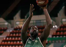 Gavin Ware est de retour au Limoges CSP